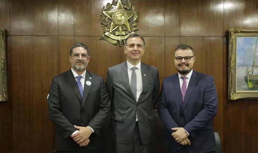 Marcio Nogueira integra comitiva do Sistema OAB que leva ao Senado nota técnica com sugestões de emendas da advocacia à reforma tributária